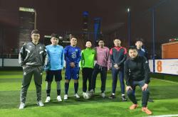 开云下载-惊心一幕！球场上的激情燃烧的简单介绍