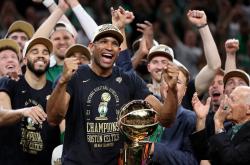 开云体育在线-凯尔特人球员出色发挥成功夺冠