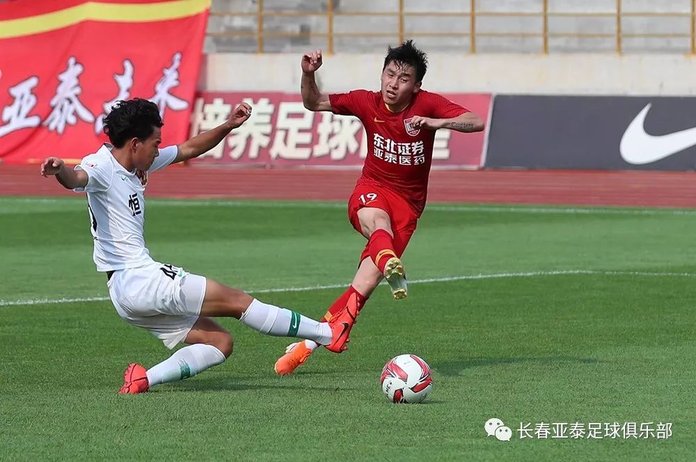 包含恒丰主场大胜华夏幸福，杀出重围的词条