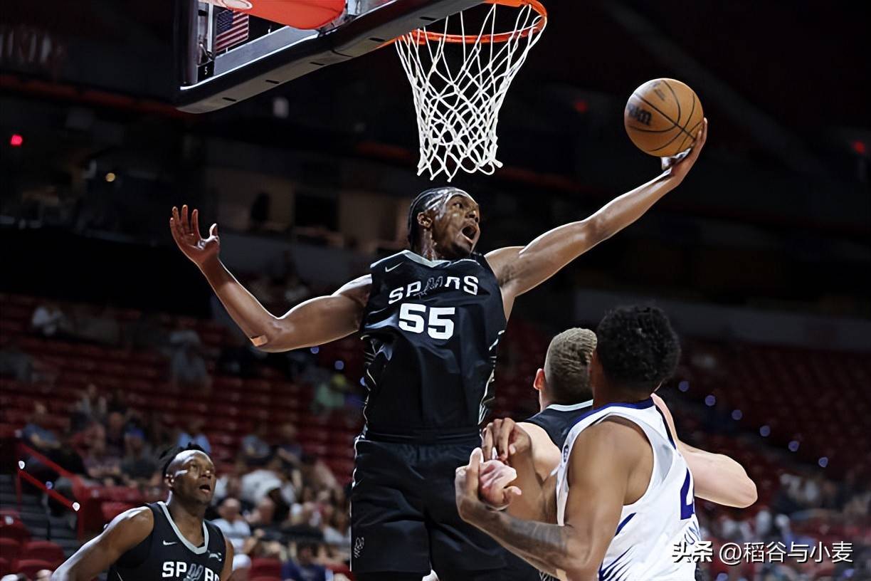 马刺后卫在比赛中发挥稳定获得好评 马刺后卫在比赛中发挥稳定获得好评