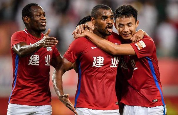 包含大连一方主场胜贵州恒丰，攀升中下游积分榜的词条