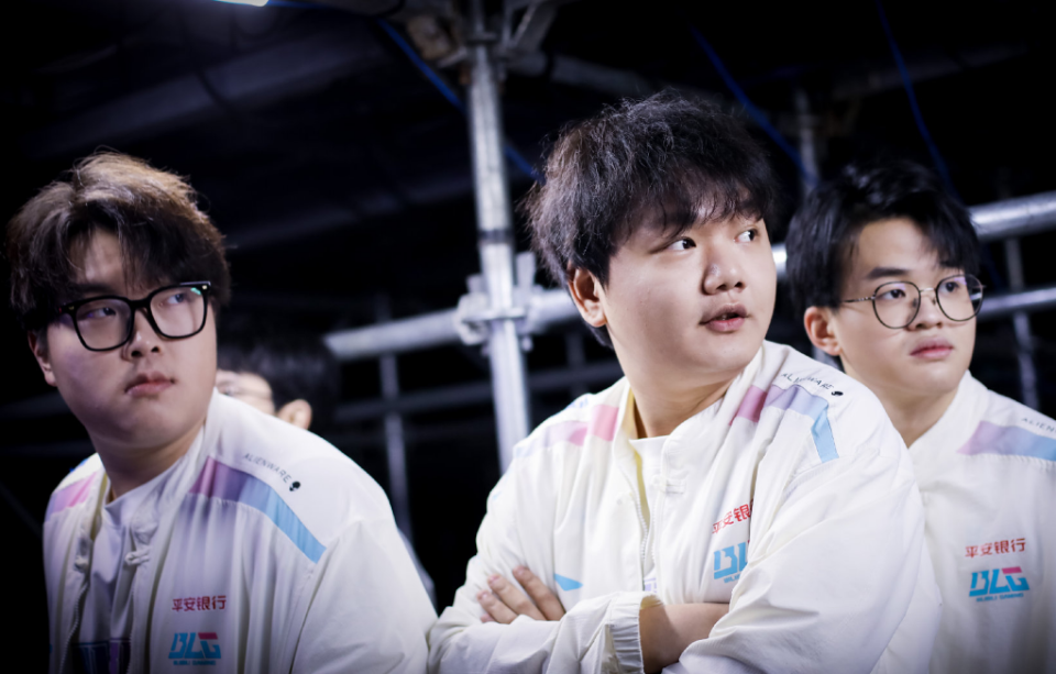 包含C9鏖战HKA，Elk开启传奇时刻焦点之战全球总决赛，引爆全场热议的词条