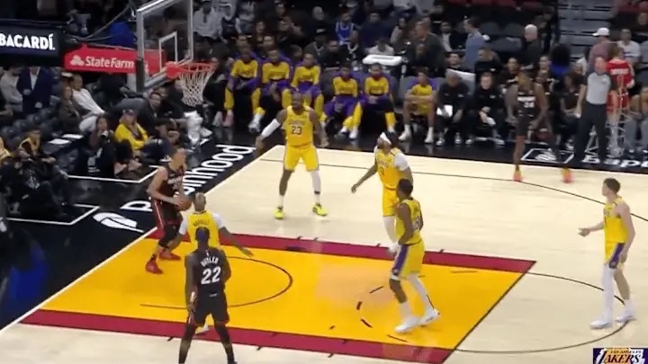 湖人输球后阵容调整,主帅布朗调整战术重塑团队的简单介绍 湖人输球后阵容调整,主帅布朗调整战术重塑团队的简单介绍