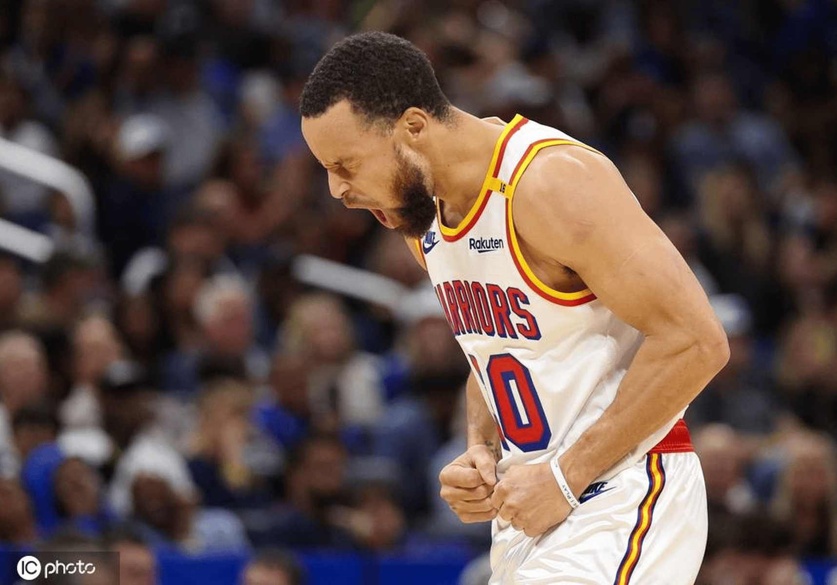 勇士连胜13场！库里状态火爆