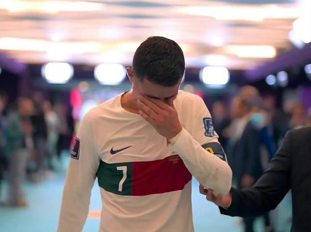 葡萄牙队惨遭淘汰,C罗或将告别国家队 葡萄牙队惨遭淘汰,C罗或将告别国家队