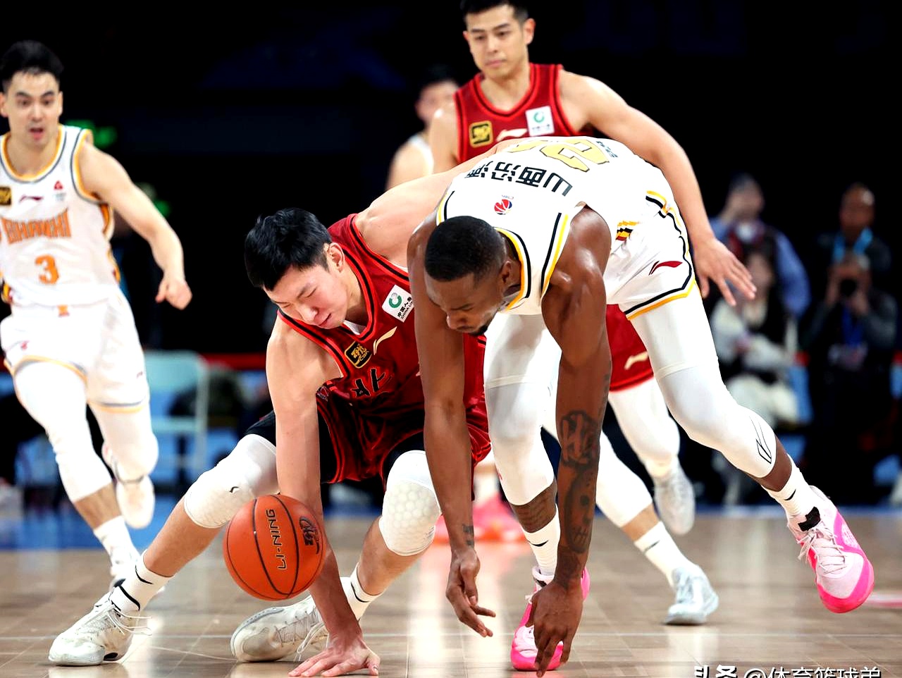 篮球巨星受伤缺席关键比赛,球队备受打击的简单介绍 篮球巨星受伤缺席关键比赛,球队备受打击的简单介绍