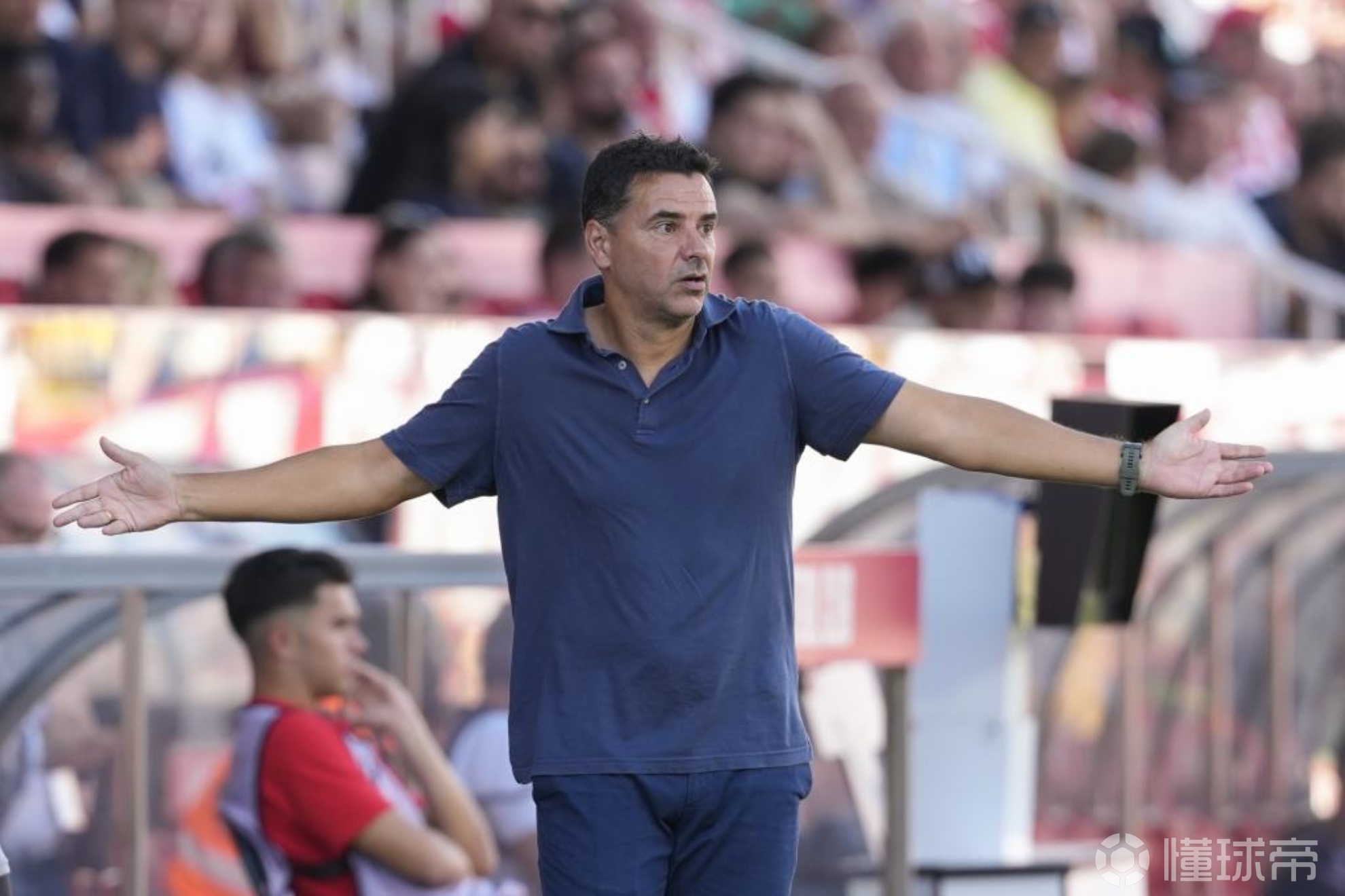 赫罗纳主帅调整战术，助球队战胜对手