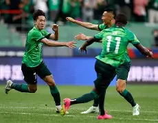 朴西诺斯战胜对手,继续追赶上游 朴西诺斯战胜对手,继续追赶上游