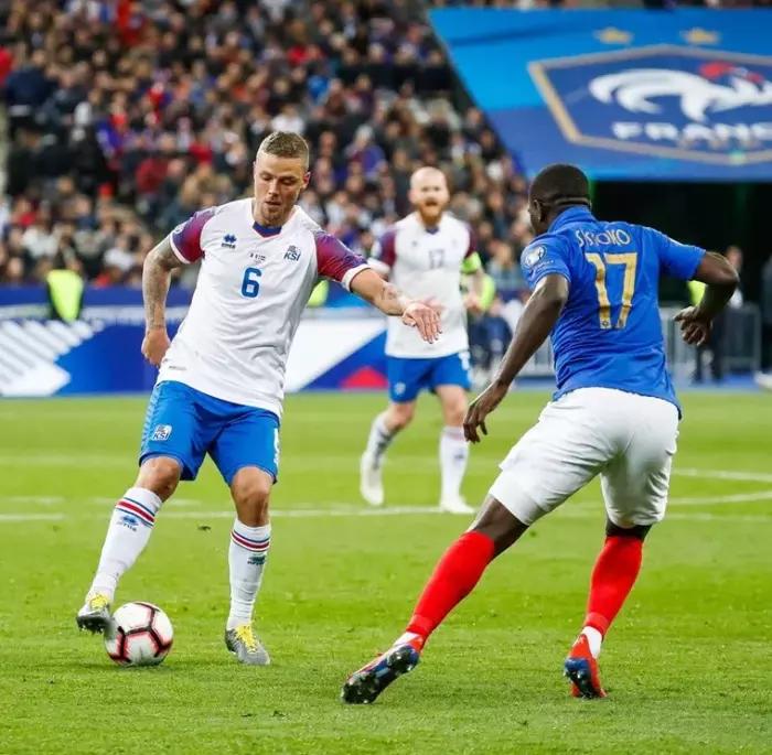 希腊队遭遇挑战,欧预赛告负落幕 希腊队遭遇挑战,欧预赛告负落幕