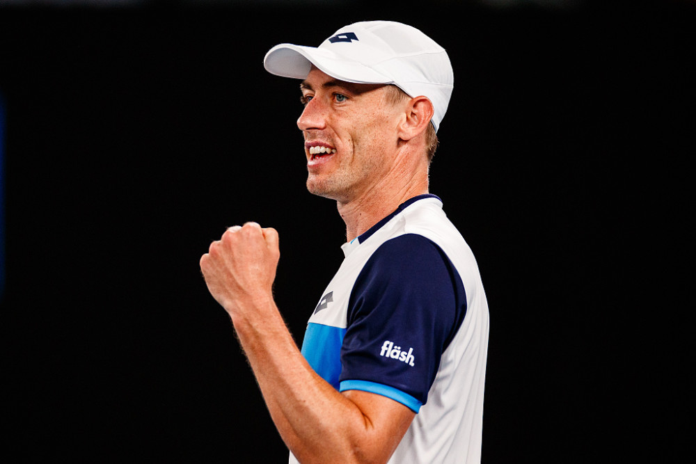 希腊鏖战巴西,布鲁诺统治全场 希腊鏖战巴西,布鲁诺统治全场