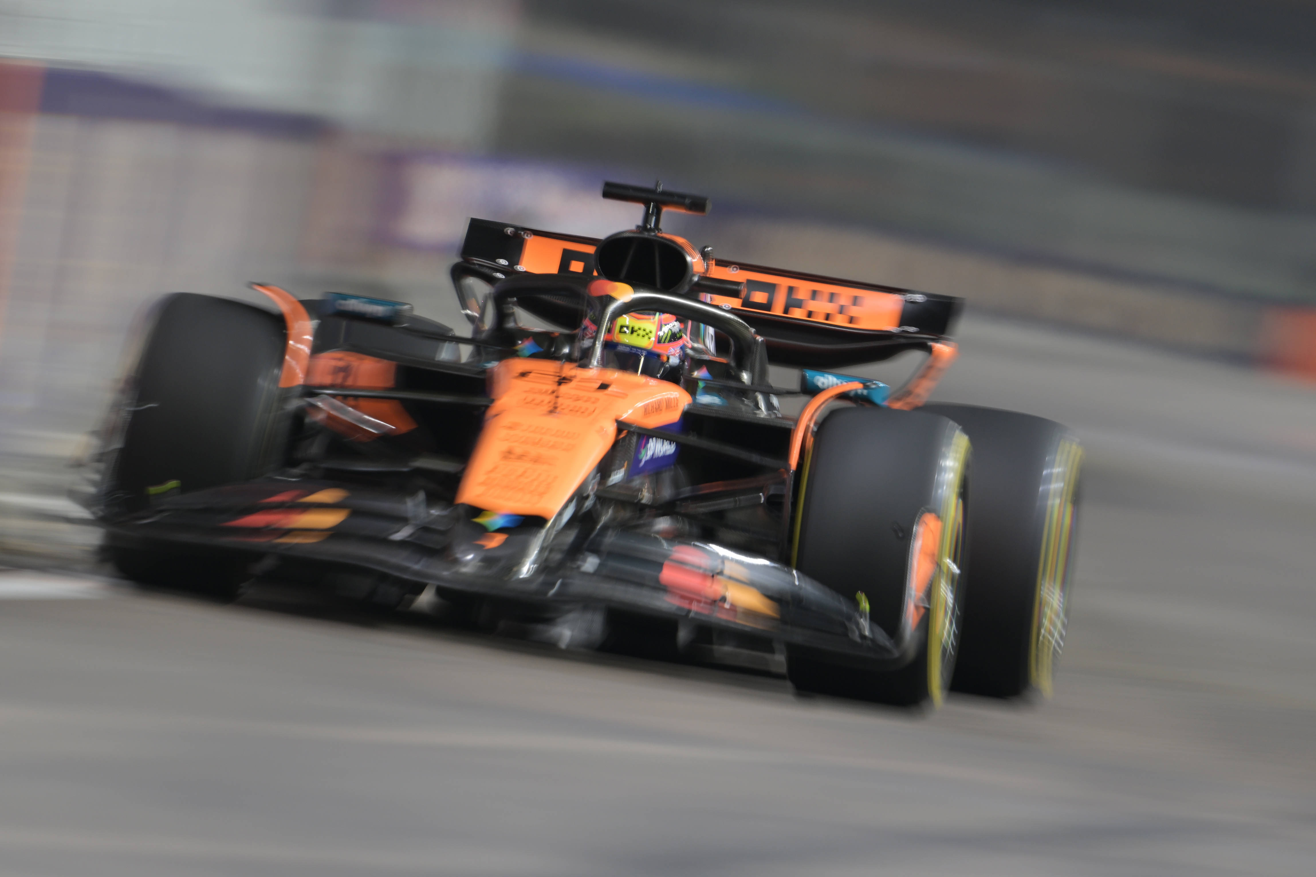 包含红牛车队碾压红牛二队,诺里斯关键制胜的词条 包含红牛车队碾压红牛二队,诺里斯关键制胜的词条