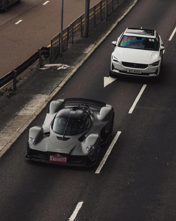 阿斯顿马丁绝杀迈凯伦,拉塞尔高光表现的简单介绍 阿斯顿马丁绝杀迈凯伦,拉塞尔高光表现的简单介绍