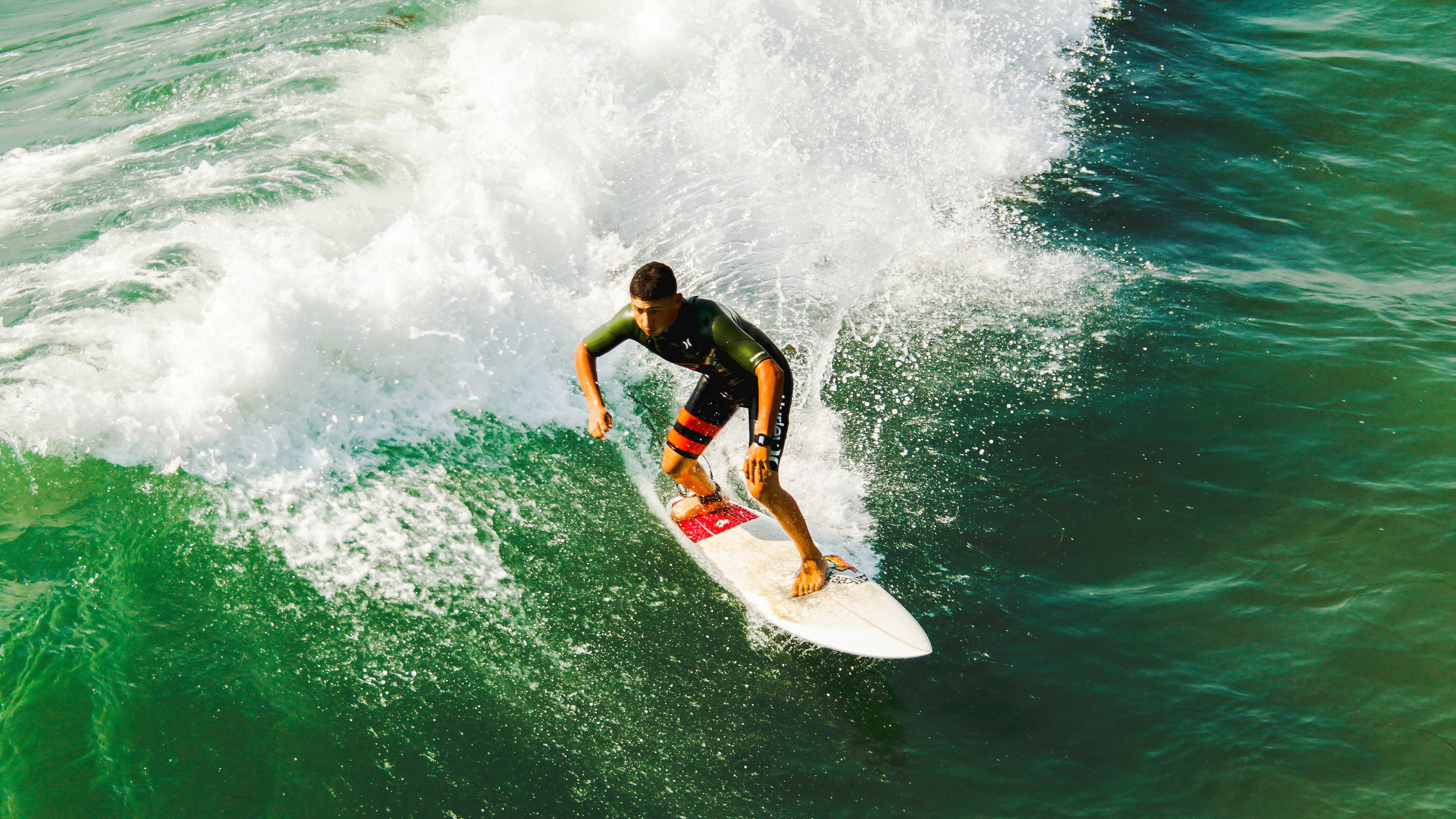 跨界交响，当欧冠之夜遇见库里，团队共振如何超越赛场