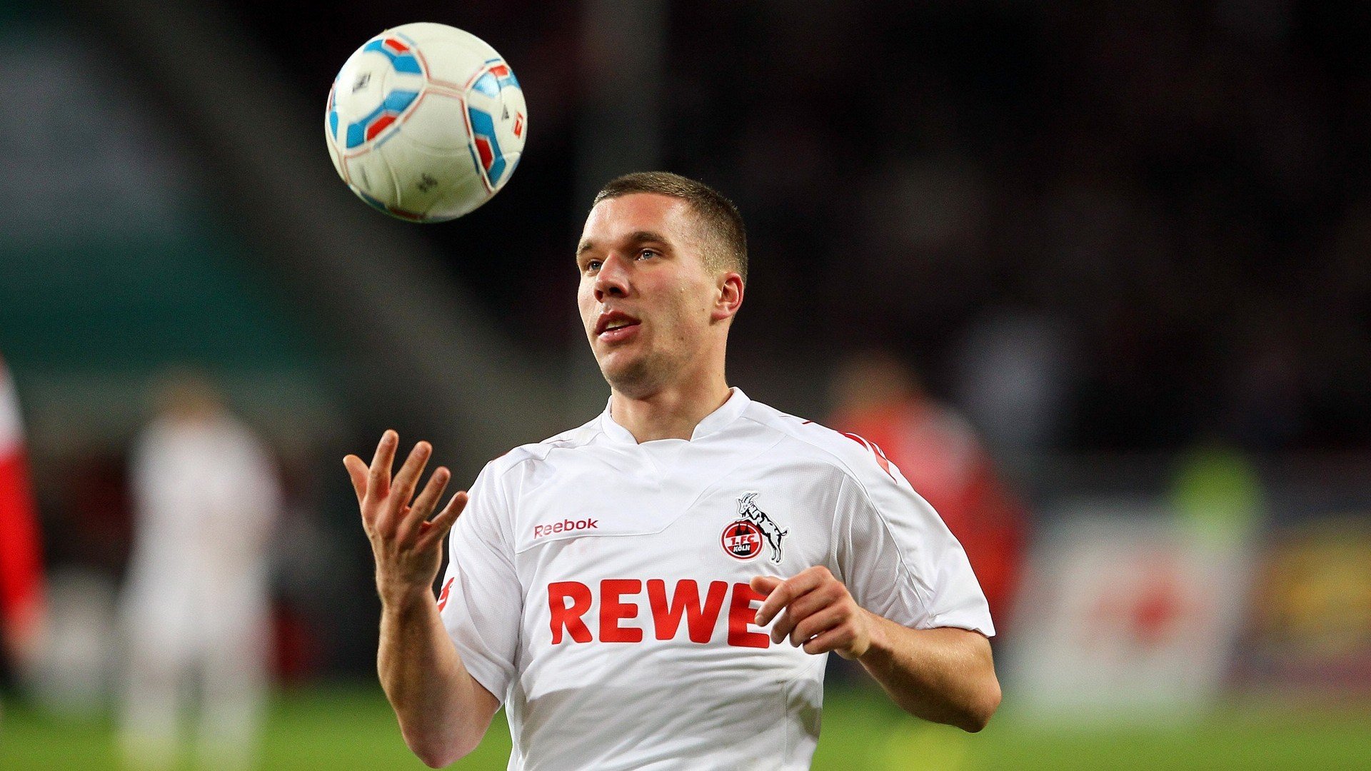 绿茵场上的丝路对决，维尼修斯一锤定音，伊朗与土耳其的足球寓言