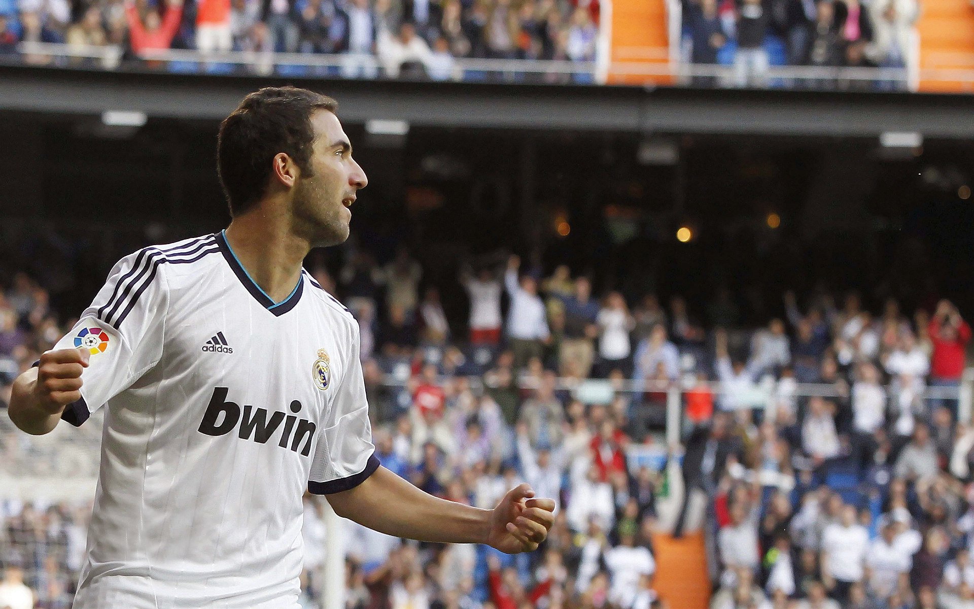 终极一停，周冠宇关键制胜助索伯车队绝杀雷诺