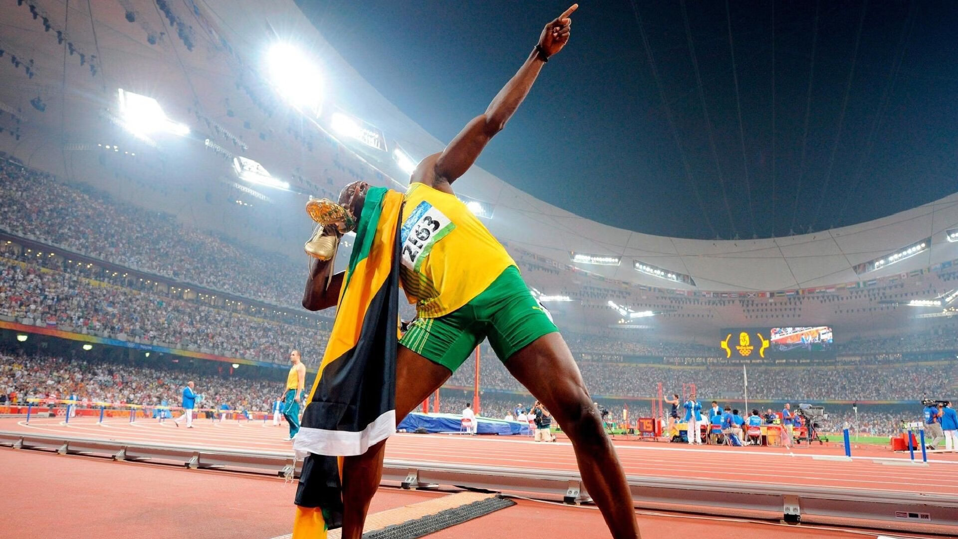 从雅加达到巴黎的预演,印尼狼群战术撕碎德国战车,安赛龙用一场暴力美学宣告王权未坠