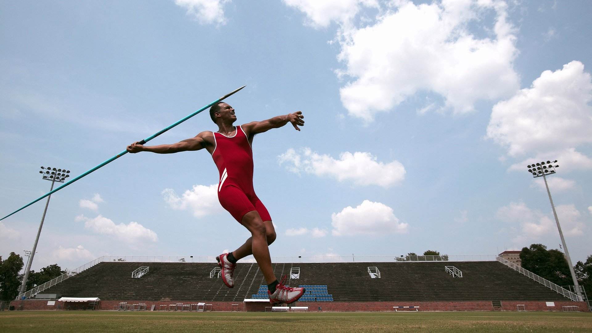 新王与孤臣,当红牛二队击碎秩序,勒克莱尔点燃赛场