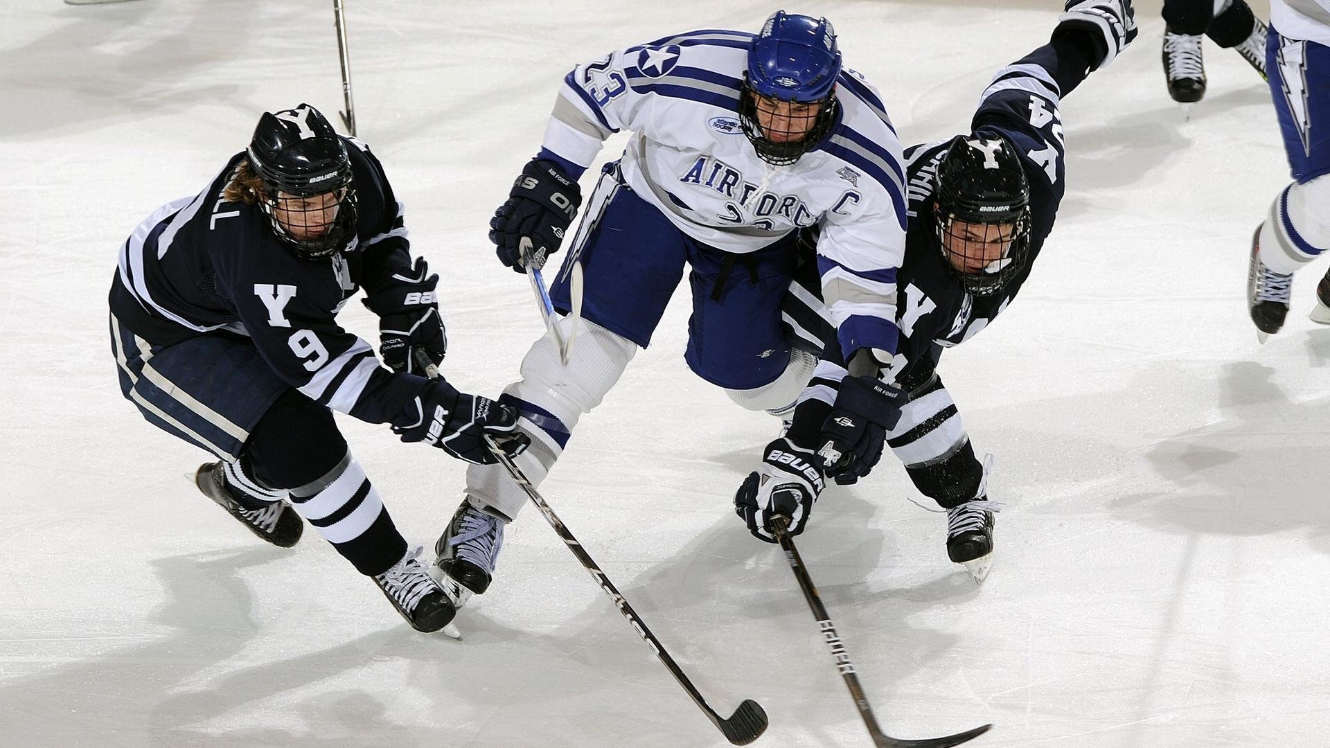 双线破局，当美国女足逆转巴萨，萨拉赫在英超重写历史